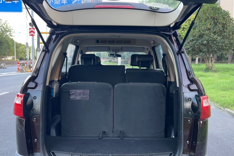 Used Dongfeng Fengon 370 2016 1.5L Manual Elite Home Edition 7-Seater
