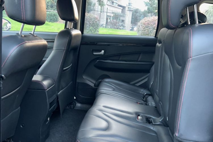 Used Dongfeng Fengon 370 2016 1.5L Manual Elite Home Edition 7-Seater
