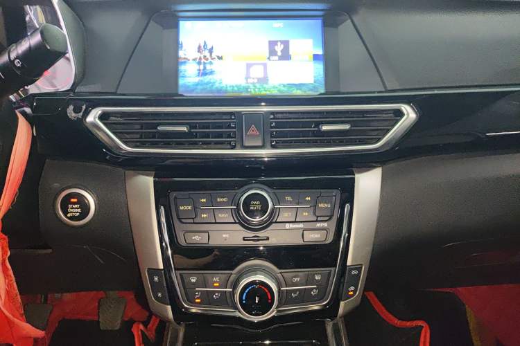 Used Zotye Domy X5 2017 Upgraded Model 1.5T Manual Luxury Edition