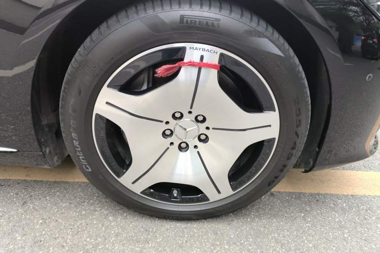 Used Mercedes-Benz Maybach S-Class 2021 S 480 4MATIC Right Front Wheel Hub