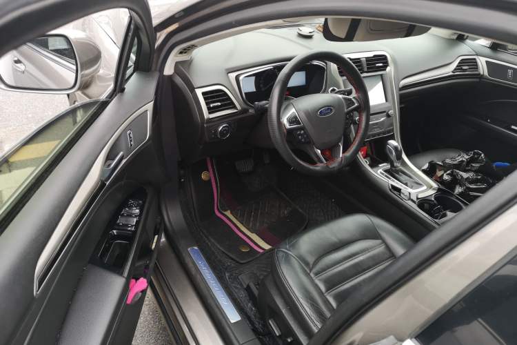 Used Ford Mondeo 2013 2.0L GTDi 200 Luxury Model
