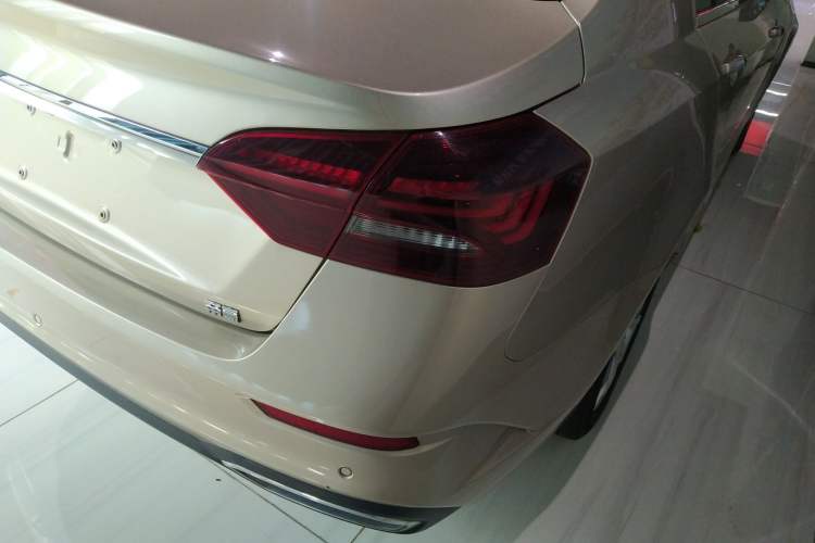 Used Geely Auto Emgrand 2021 UP 1.5L Manual Luxury Model
