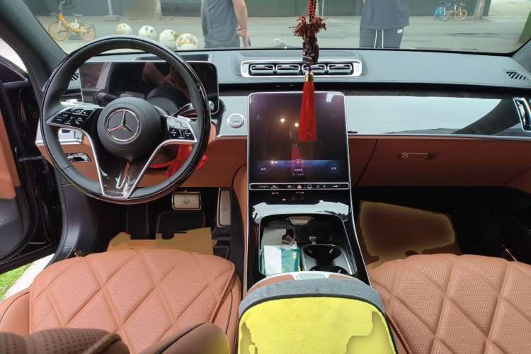 Used Mercedes-Benz Maybach S-Class 2021 S 480 4MATIC Center Console