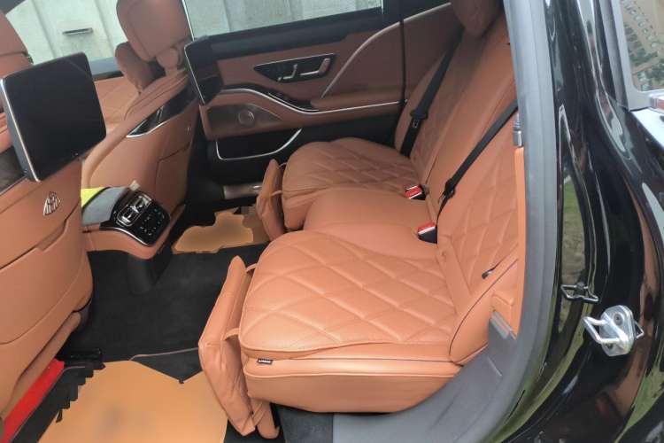 Used Mercedes-Benz Maybach S-Class 2021 S 480 4MATIC Left Rear Seat