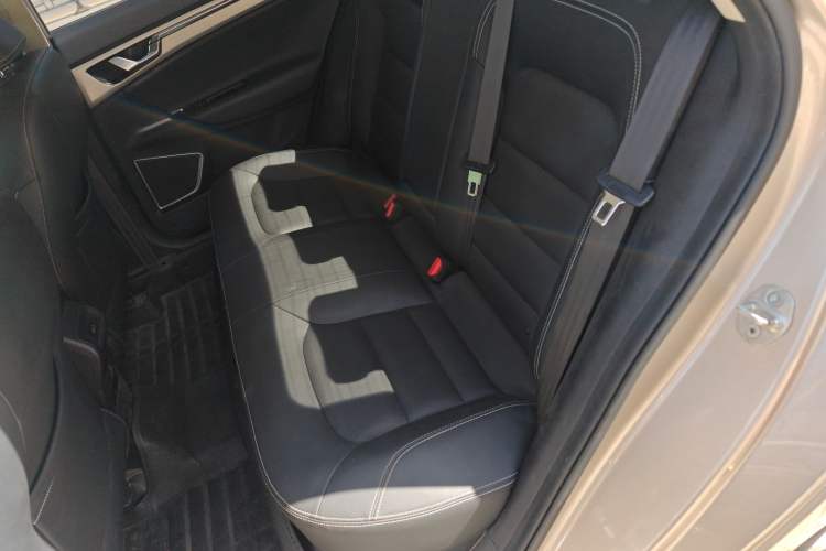 Used Geely Auto Emgrand GL 2017 1.8L Manual Elite Model
