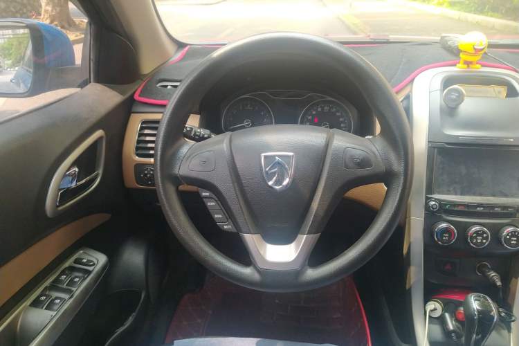 Used Baojun 630 2013 1.5L automatic comfort version