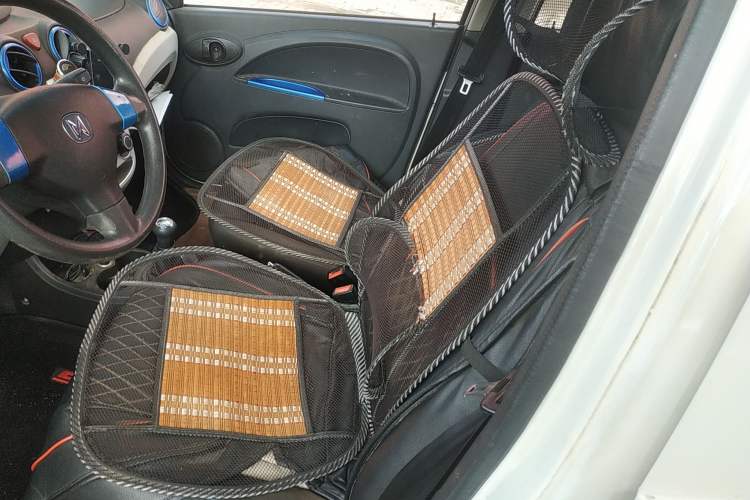 Used JMEV E200L 2016 E200 Standard Model
