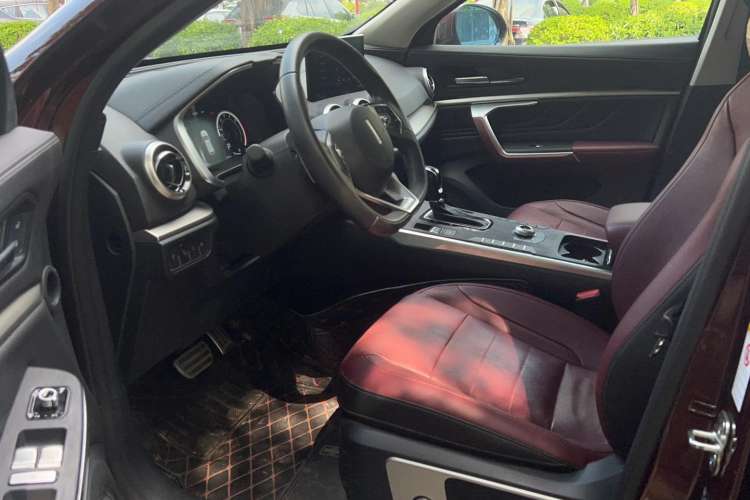 Used Wey VV5 2019 Upgraded Model 2.0T Two-Wheel Drive Flagship Version China V Standard
