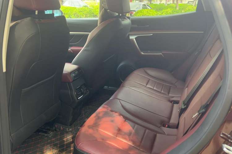 Used Wey VV5 2019 Upgraded Model 2.0T Two-Wheel Drive Flagship Version China V Standard
