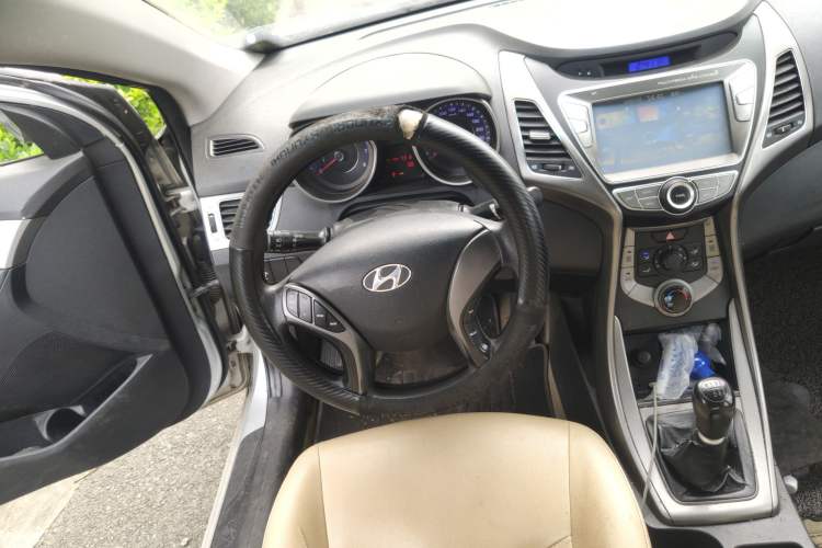 Used Hyundai Elantra (5th Generation / Langdong) 2012 1.6L Manual Fashion Edition
