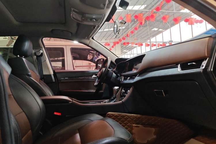 Used Zotye T600 Coupe 2017 1.5T Automatic Luxury Model Right Front Seat