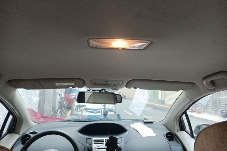 Used Toyota Yaris 2009 1.6E Automatic Comfort Edition Headliner