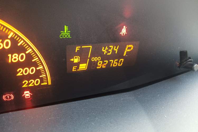 Used Toyota Yaris 2009 1.6E Automatic Comfort Edition Odometer Close Up