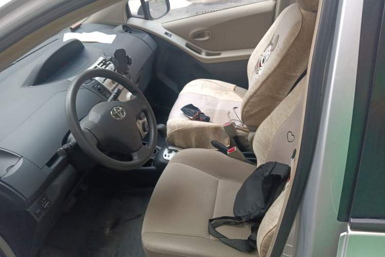 Used Toyota Yaris 2009 1.6E Automatic Comfort Edition Left Front Seat