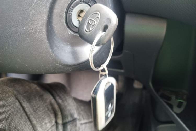 Used Toyota Yaris 2009 1.6E Automatic Comfort Edition Vehicle Key