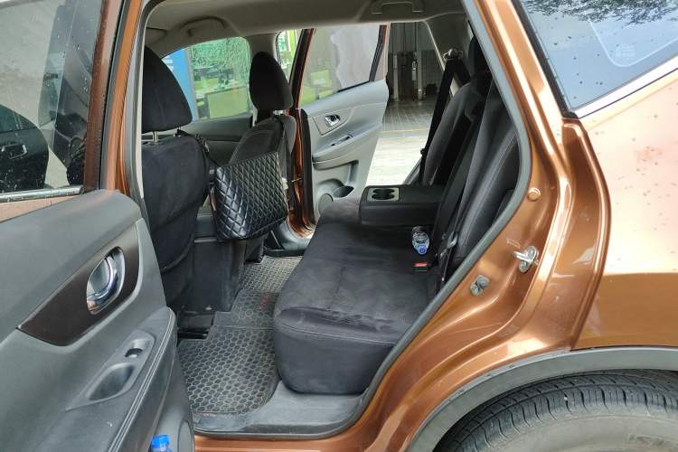 Used Nissan X-Trail 2017 2.0L Manual Classic Edition 2WD
