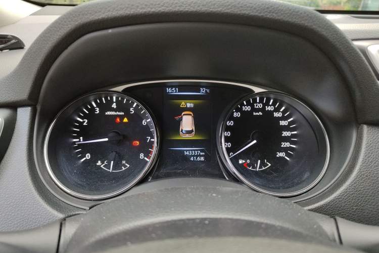 Used Nissan X-Trail 2017 2.0L Manual Classic Edition 2WD
