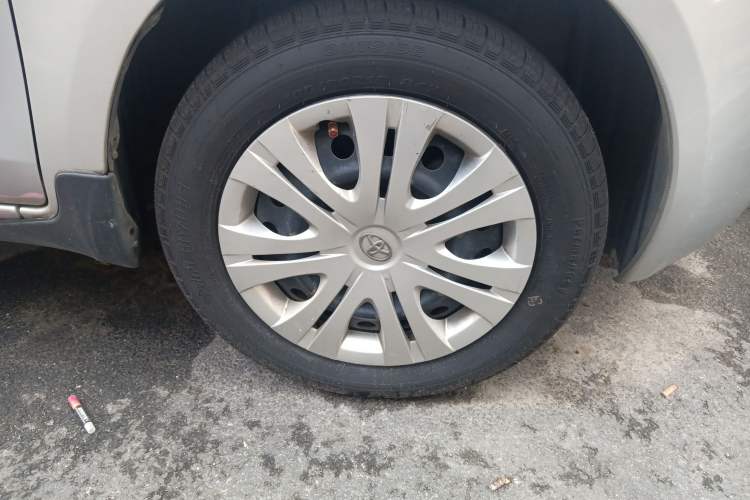 Used Toyota Yaris 2009 1.6E Automatic Comfort Edition Right Front Wheel Hub