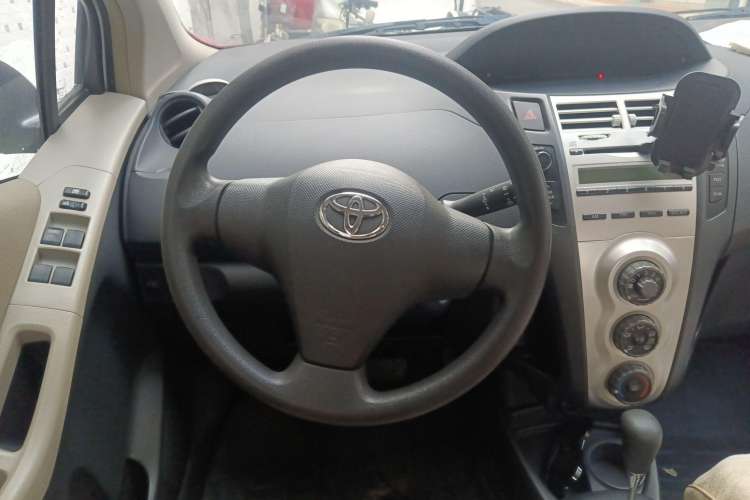 Used Toyota Yaris 2009 1.6E Automatic Comfort Edition Steering Wheel