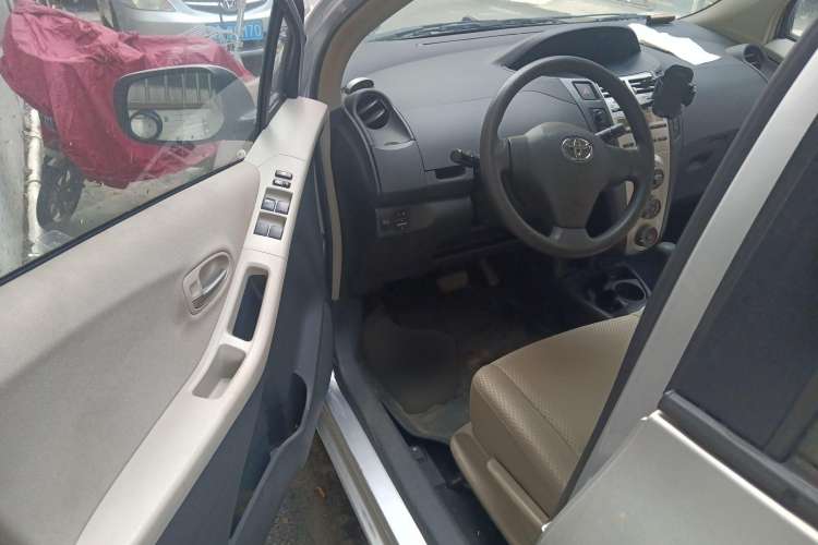 Used Toyota Yaris 2009 1.6E Automatic Comfort Edition Driver Seat