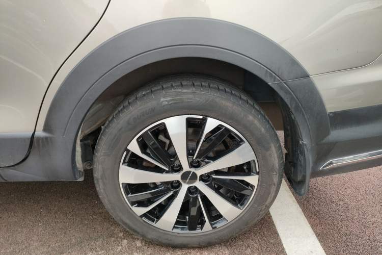 Used FORTHING SX6 2022 1.6L Manual Luxury Version