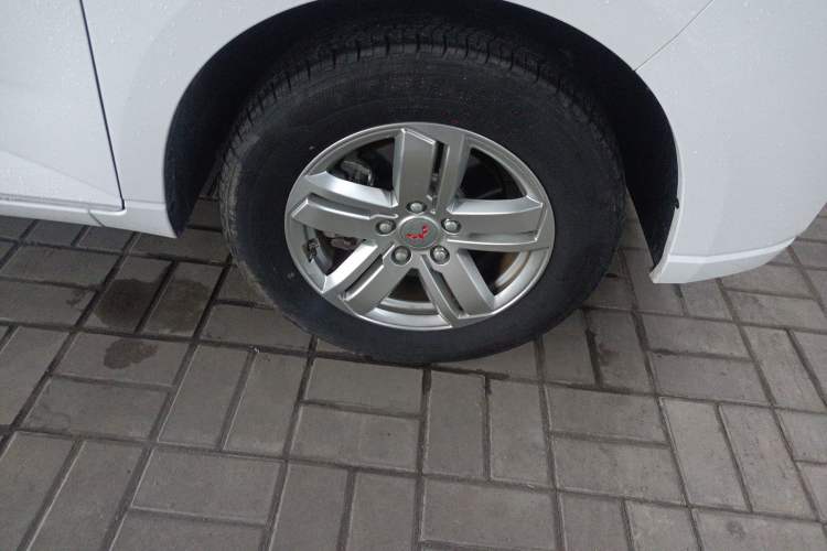 Used Wuling Hongguang PLUS 2020 1.5L Manual Comfort 7-Seater