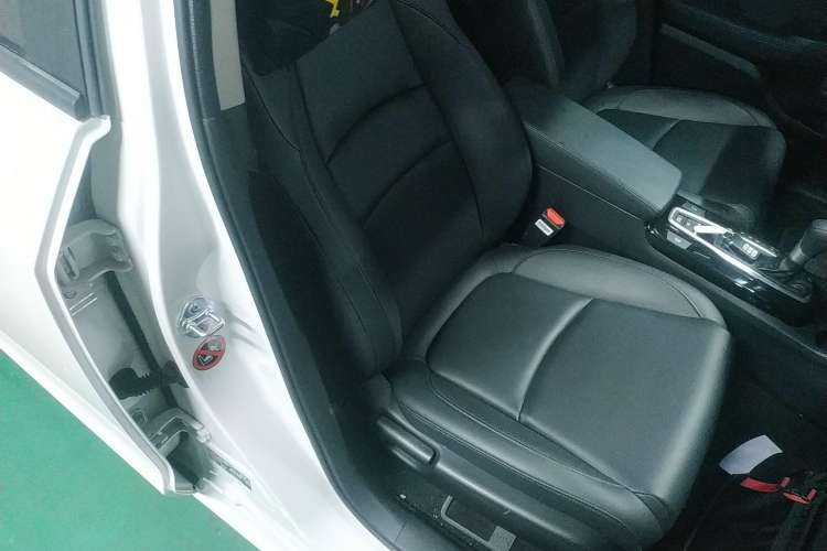 Used Honda Envix 2022 180TURBO CVT Comfort Version
