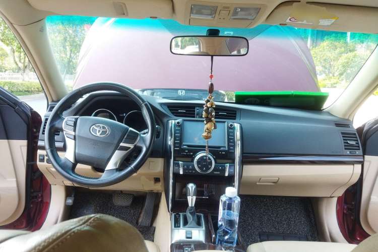 Used Toyota Reiz 2012 2.5V Fengdu Elite Stylish Edition Center Console