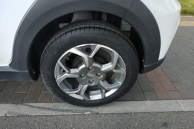 Used Geely Auto Vision X1 2017 1.3L Automatic Player Edition