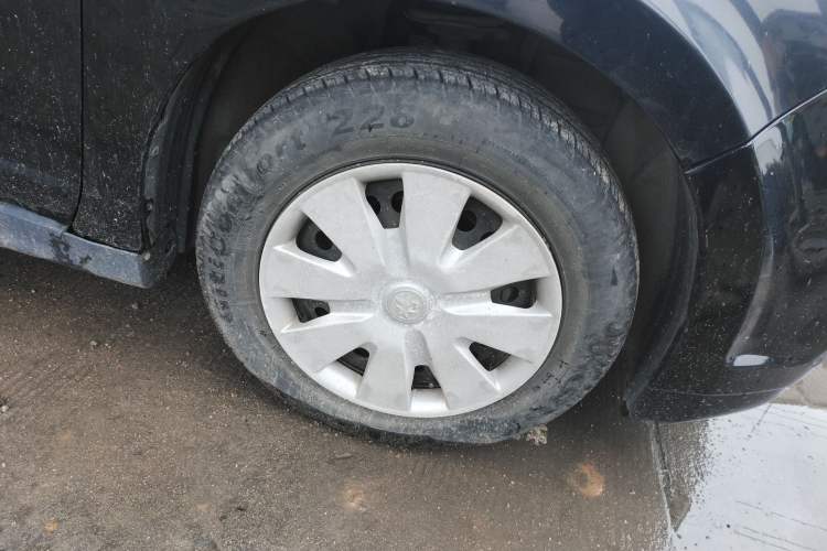 Used Venucia D50 2012 1.6L Manual Comfort Edition
