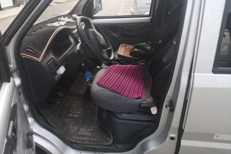 Used Wuling Rongguang Small Truck 2017 1.5L Double-Cab Basic Version L3C
