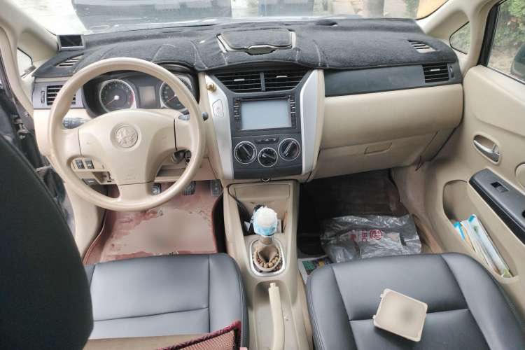 Used Venucia D50 2012 1.6L Manual Comfort Edition
