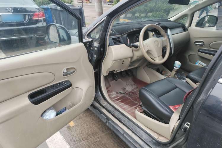 Used Venucia D50 2012 1.6L Manual Comfort Edition
