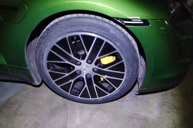 Used Porsche Taycan 2020 Taycan Right Front Wheel Hub