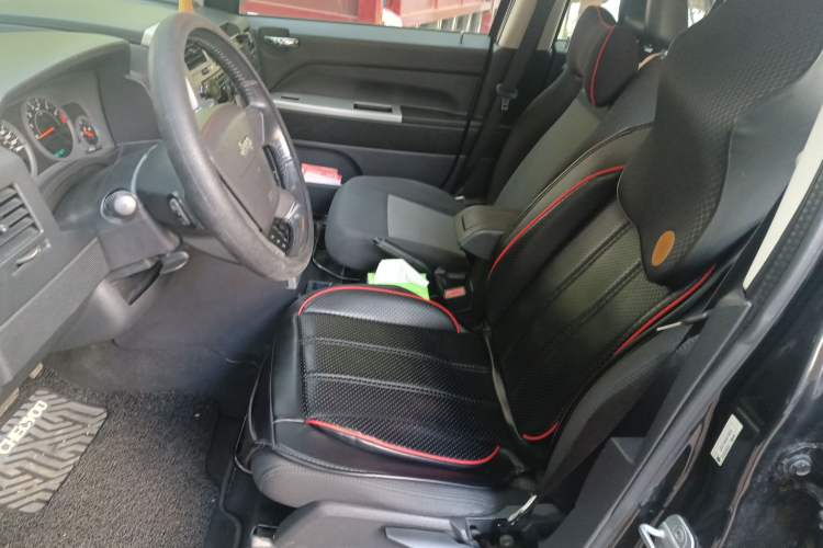 Used Jeep Compass 2007 2.4L four-wheel drive sport version
