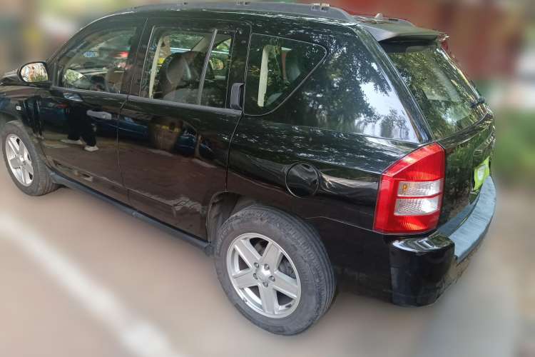 Used Jeep Compass 2007 2.4L four-wheel drive sport version

