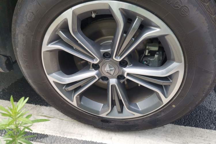 Used BORGWARD BX7 2018 28T Front-Wheel Drive Quality Enjoyment Version 5 Seats China VI Emission Standard
