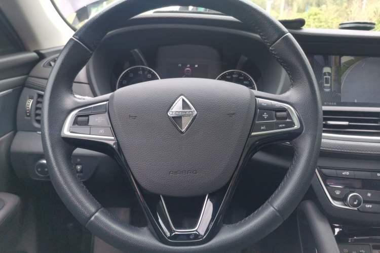 Used BORGWARD BX7 2018 28T Front-Wheel Drive Quality Enjoyment Version 5 Seats China VI Emission Standard
