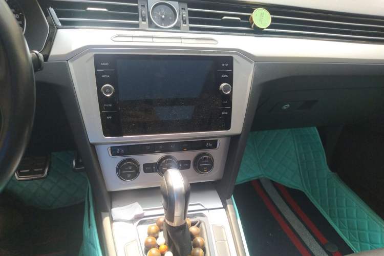 Used Volkswagen Variant 2018 280TSI Two-Wheel Drive Comfort Edition Audio And AC Panel