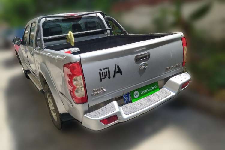 Used Great Wall Wingle 5 2013 2.0T European Version Two-Wheel Drive Elite Edition 6MT Big Double Cab GW4D20B

