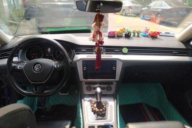 Used Volkswagen Variant 2018 280TSI Two-Wheel Drive Comfort Edition Center Console