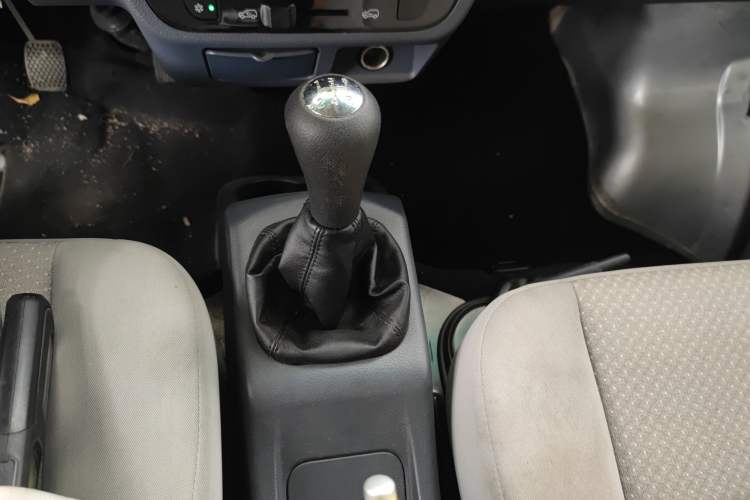 Used Jinbei Hiace X30 2020 1.5L Van Super-Enjoyment Model China VI Standard SWC15M