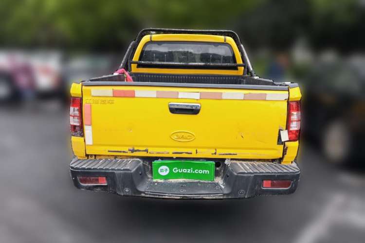 Used JAC V7 2018 2.0T Two-Wheel-Drive Comfort Version with Long Wheelbase D19TCIE13