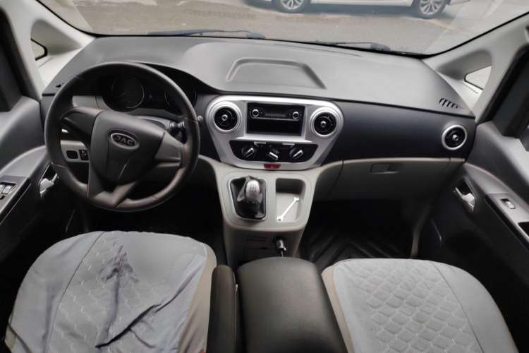 Used JAC M3 2018 1.6L Express Edition 5-seater Center Console