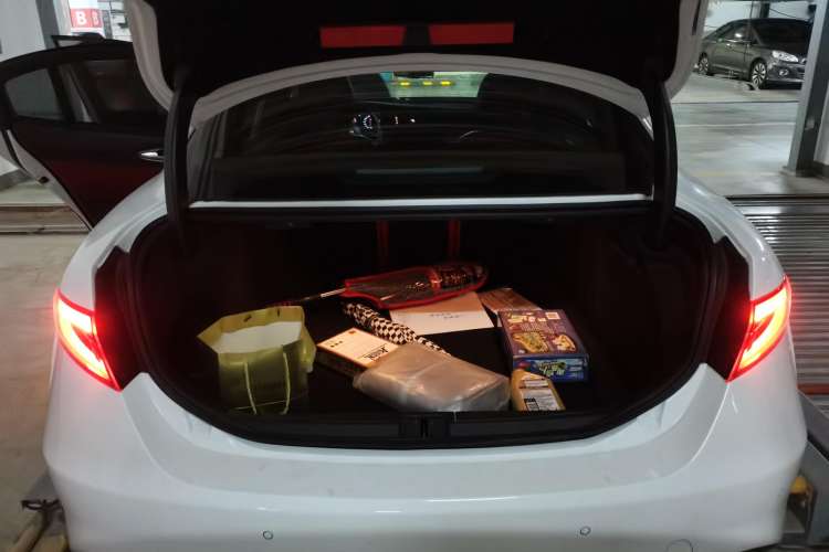 Used Alfa Romeo Giulia 2017 2.0T 280HP Luxury Edition
