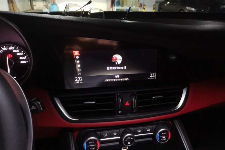 Used Alfa Romeo Giulia 2017 2.0T 280HP Luxury Edition
