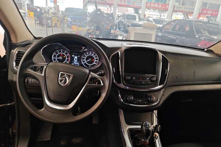 Used Baojun 560 2015 1.8L Manual Elite Edition