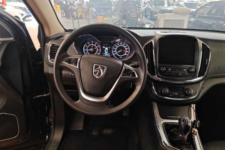 Used Baojun 560 2015 1.8L Manual Elite Edition