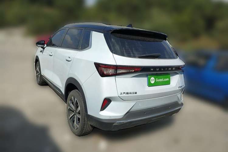 Used Wuling Asta 2022 2.0L DHT Electric-Speed Version
