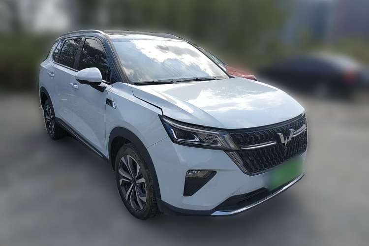 Used Wuling Asta 2022 2.0L DHT Electric-Speed Version
